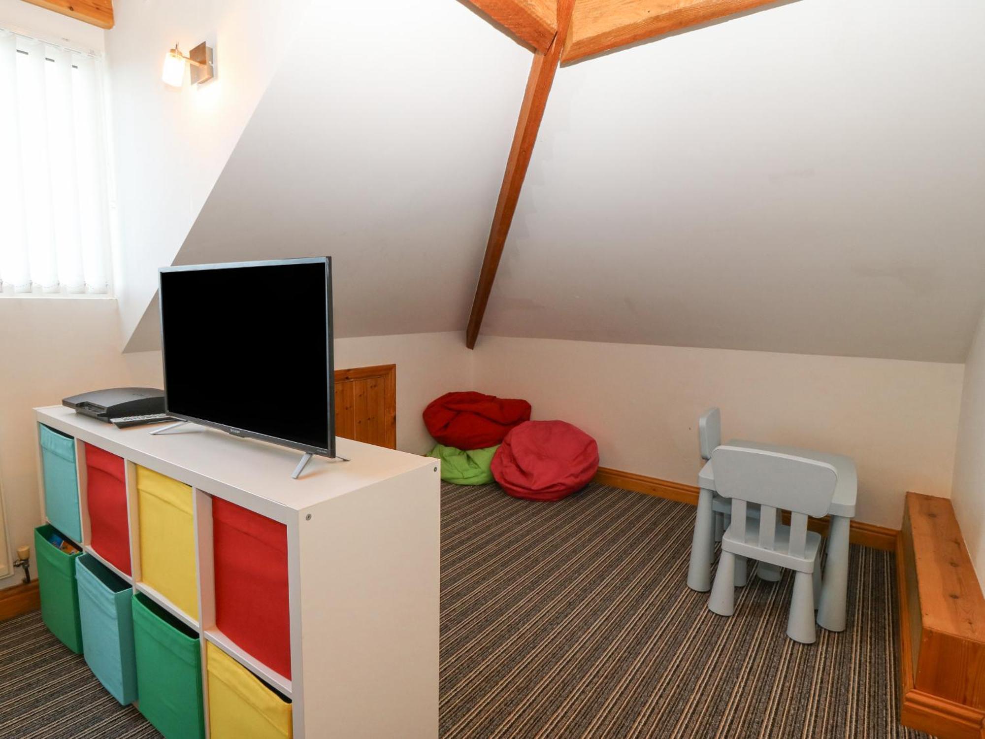 Coed Llai Villa Holyhead Bagian luar foto