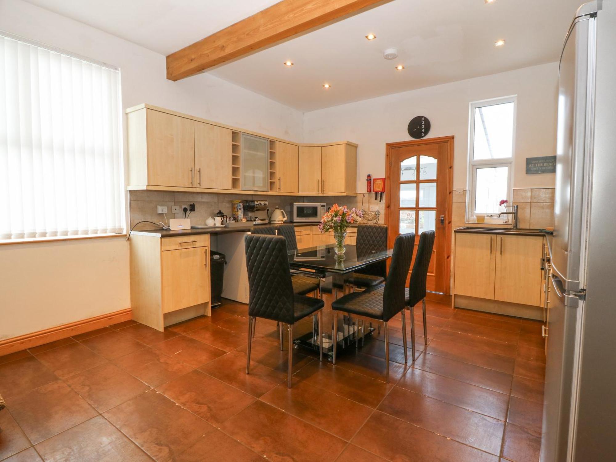 Coed Llai Villa Holyhead Bagian luar foto