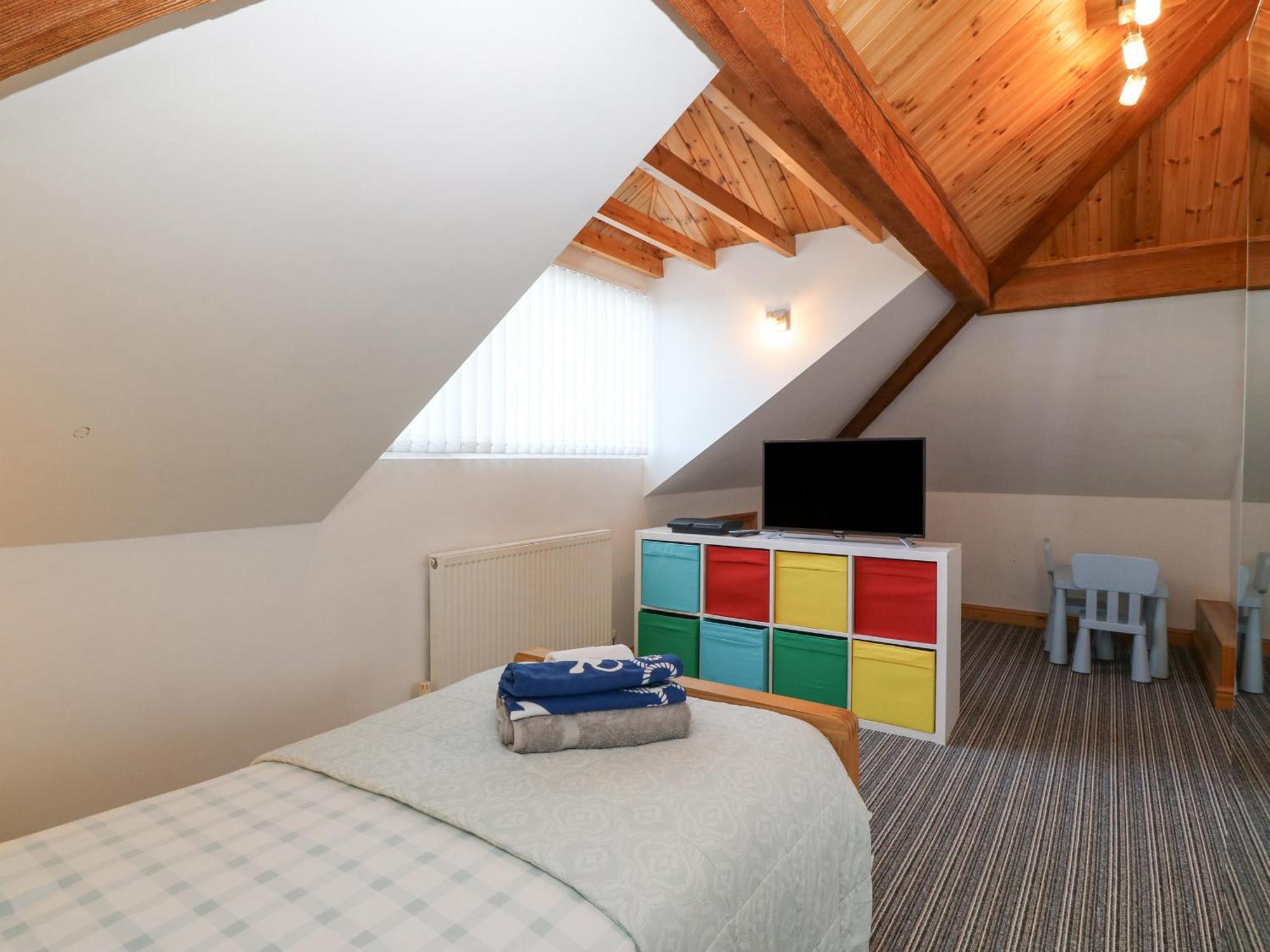 Coed Llai Villa Holyhead Bagian luar foto