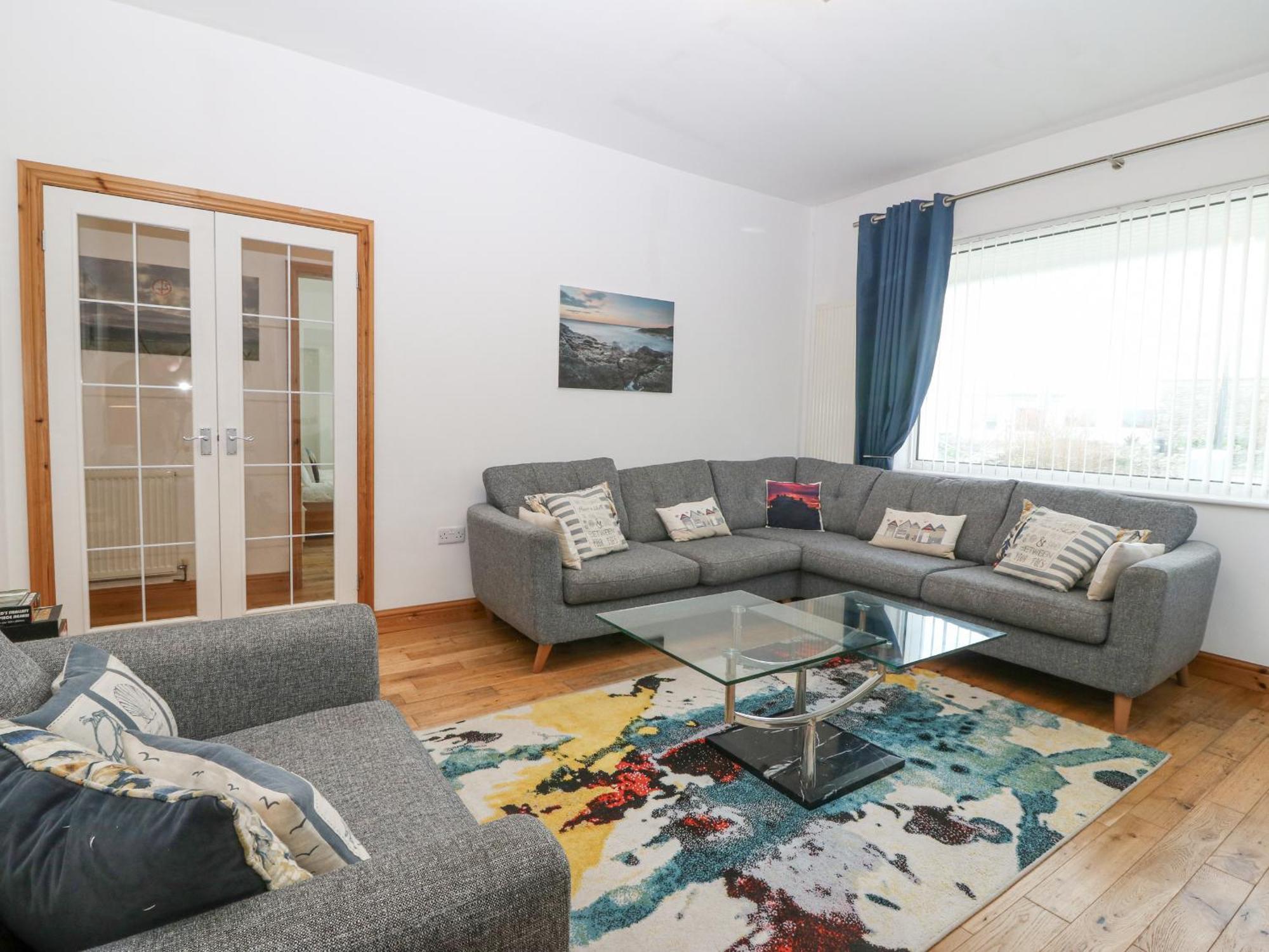 Coed Llai Villa Holyhead Bagian luar foto