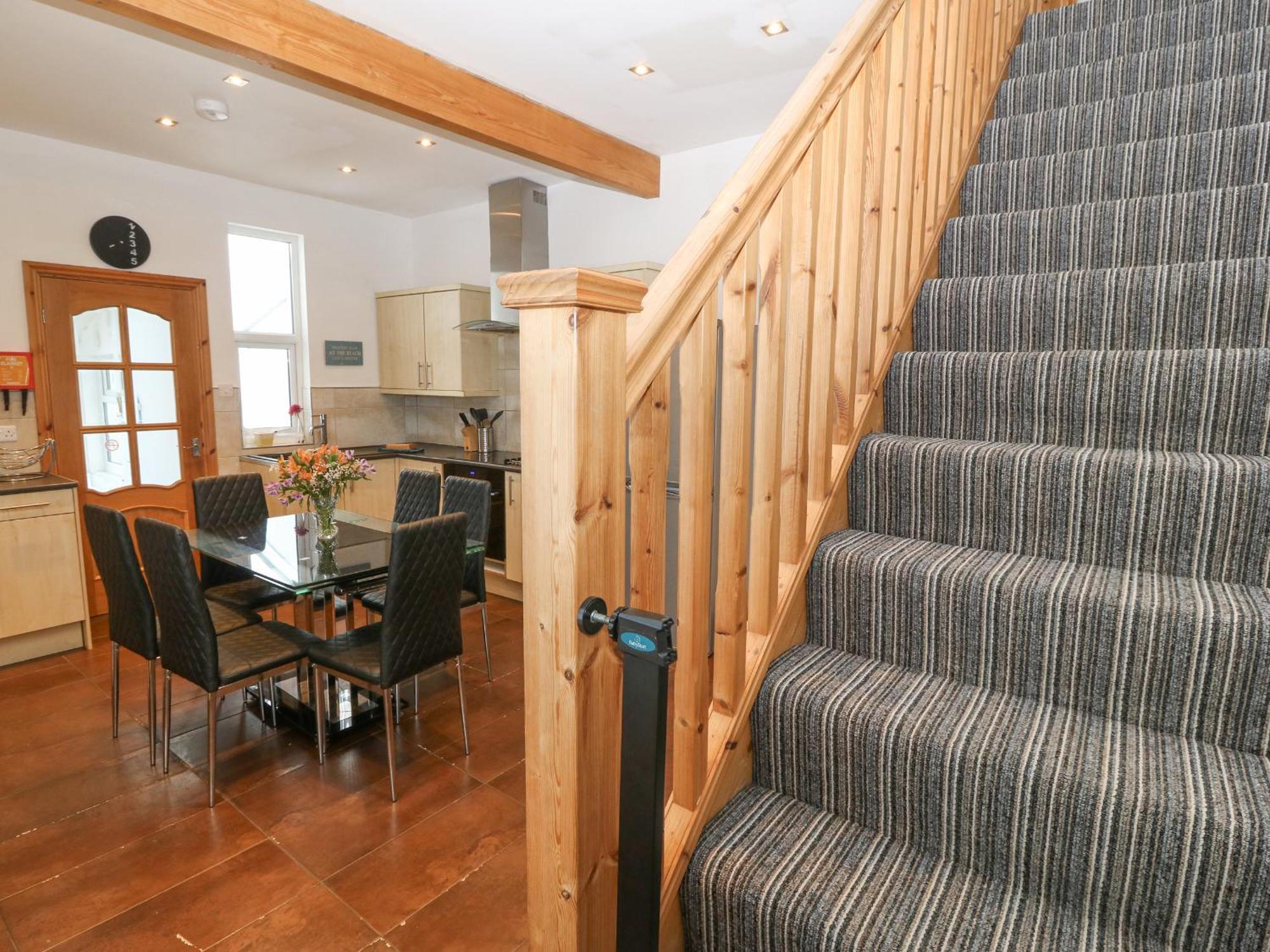 Coed Llai Villa Holyhead Bagian luar foto